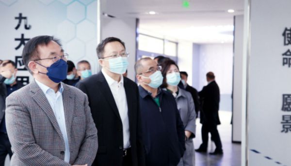 省政府驻外经贸代表处首席代表郭全涛同志一行来康沃控股进行调研指导