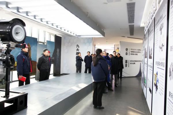 深圳西湖集团董事局主席张秉辰先生一行莅临康沃控股调研指导